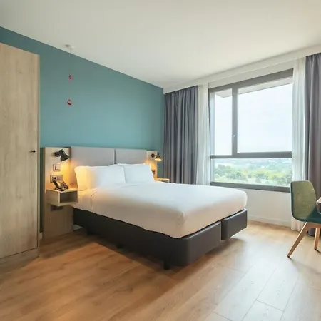 Barcelona - Sant Cugat By Ihg ホテル 4*
