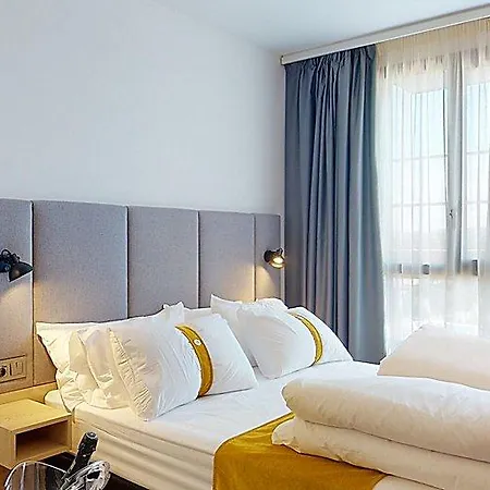 Barcelona - Sant Cugat By Ihg ホテル 4*